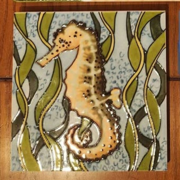 3 Decorative Ceramic Tiles 12" Sea Turtle , 6" Seahorse & 4" Dolphins - Picture 3 of 4